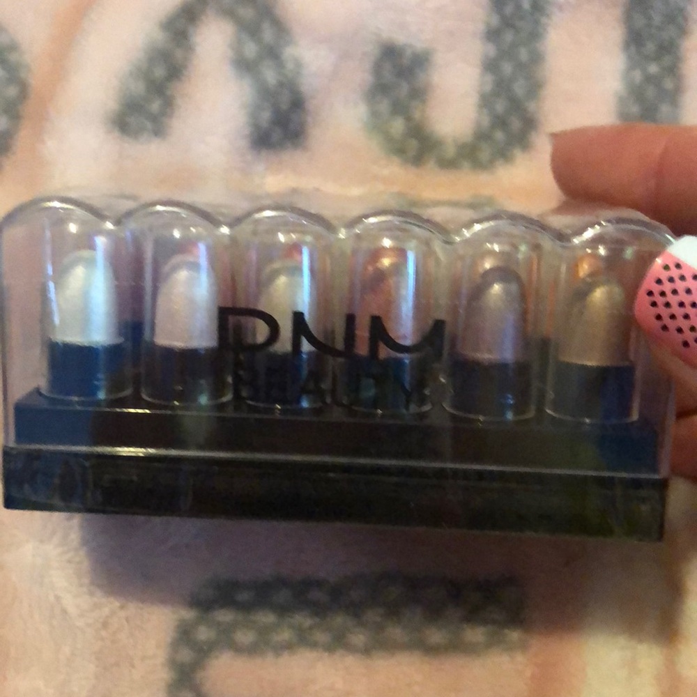 Eyeshadow cream